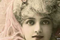 27 Timeless Photographs of Elegant Women