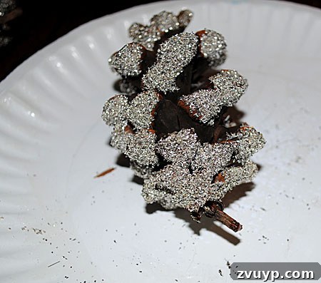 Craft Your Own Pinecone Ornaments 4 Glittered Pinecone with Stem