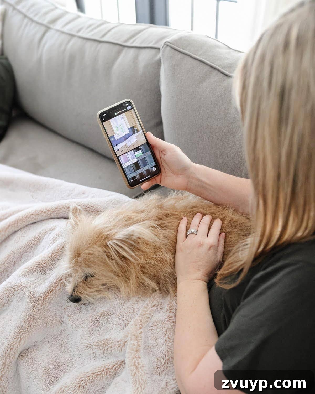 Your Path to Blogging Success Begins Here 10 blogger on a phone - how to start a blog