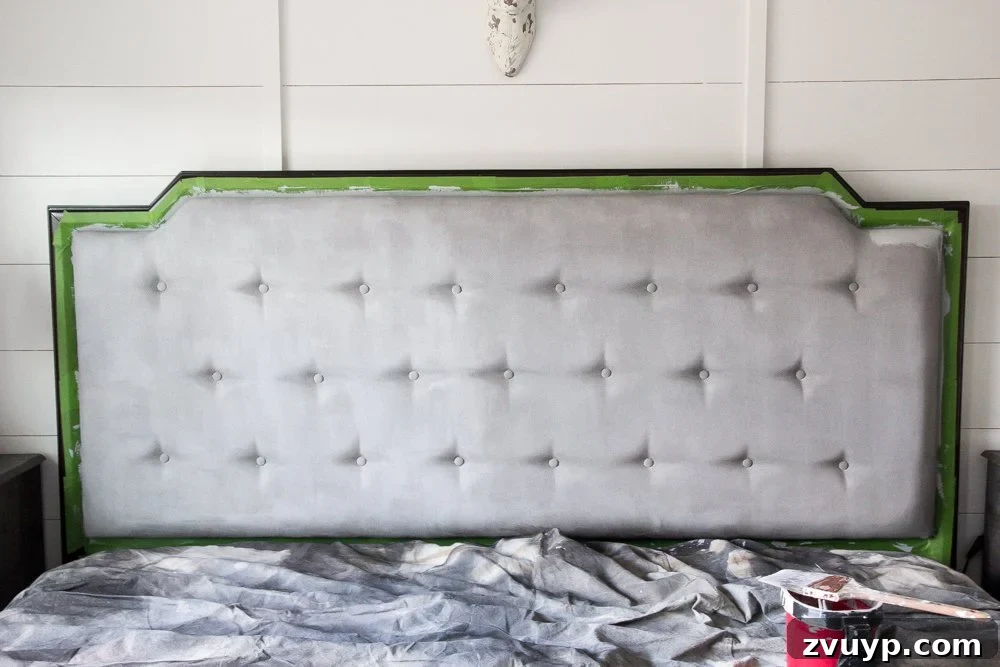 Upholstery Painting: Your Starter Guide 6 Beginner's Guide to Painting Upholstery | blesserhouse.com A simple tutorial for painting fabric furniture- This is so easy! Way better than upholstering furniture from scratch.