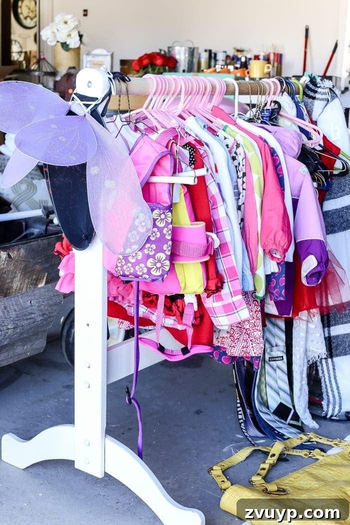 Maximize Your Garage Sale Earnings with Smart Hosting Techniques 4 Garage Sale Advertising Tips | Create eye-catching signs and effective online listings to maximize attendance at your next garage sale.