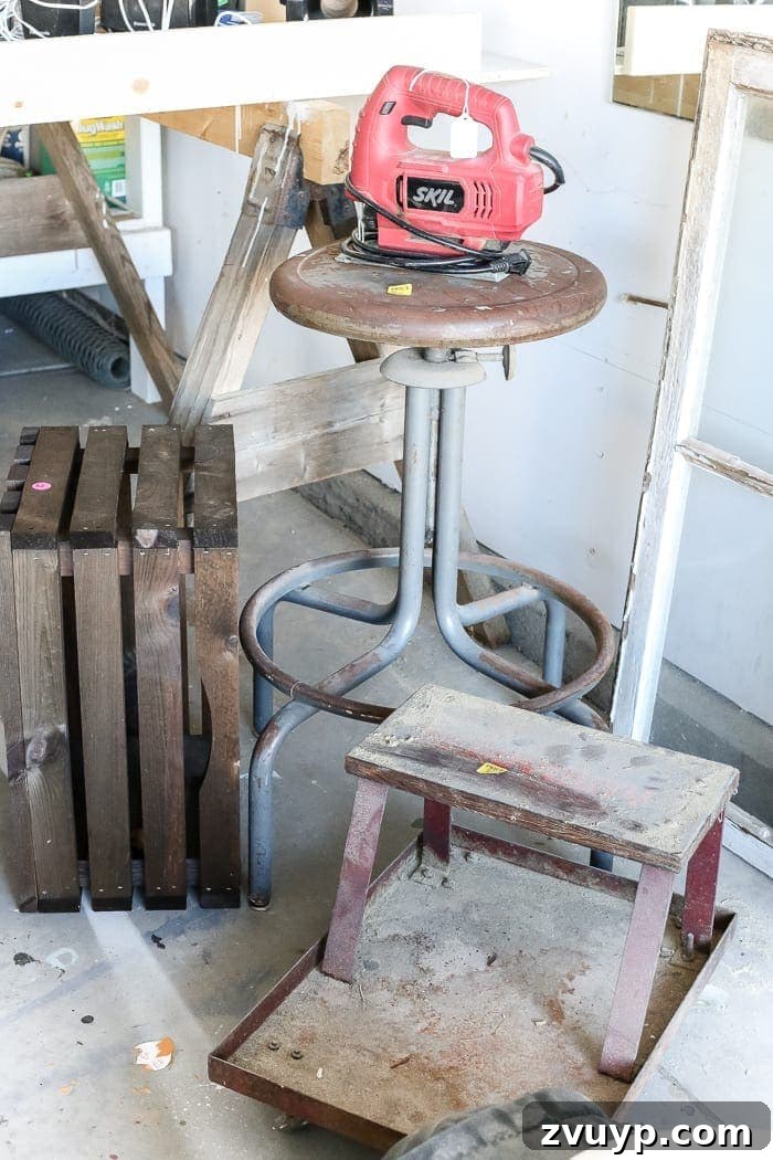 Maximize Your Garage Sale Earnings with Smart Hosting Techniques 7 Garage Sale Pricing Strategies | Learn how to price items for your garage sale, whether your goal is decluttering or maximizing profit.