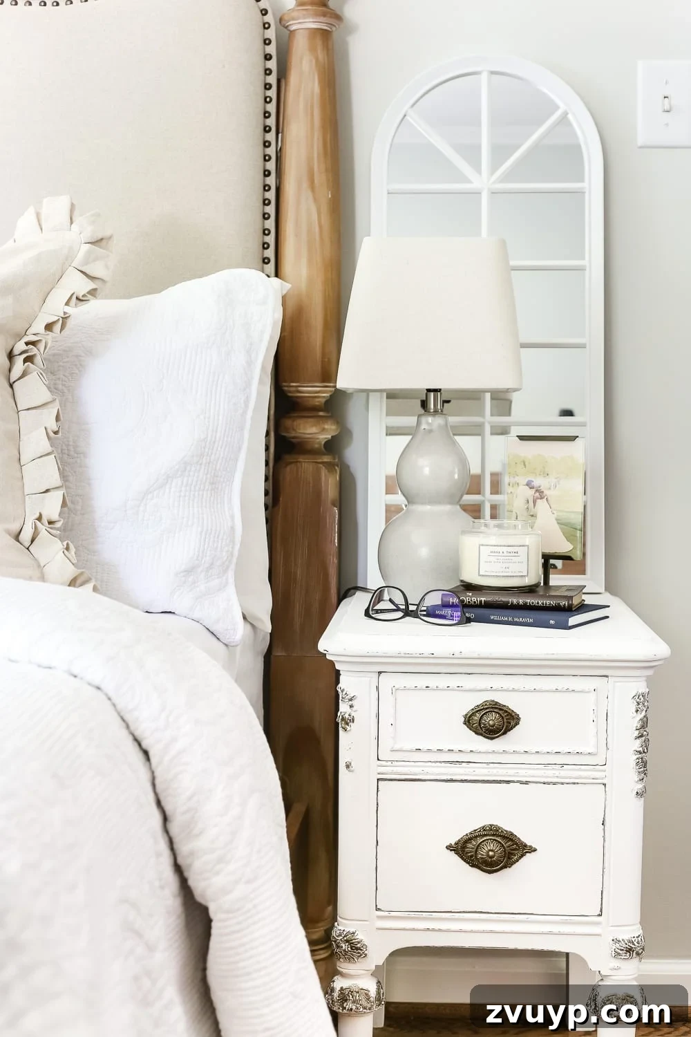 Gilded Glamour Nightstands 15 Stylish bedroom decor with white nightstands, lamps, and decorative items