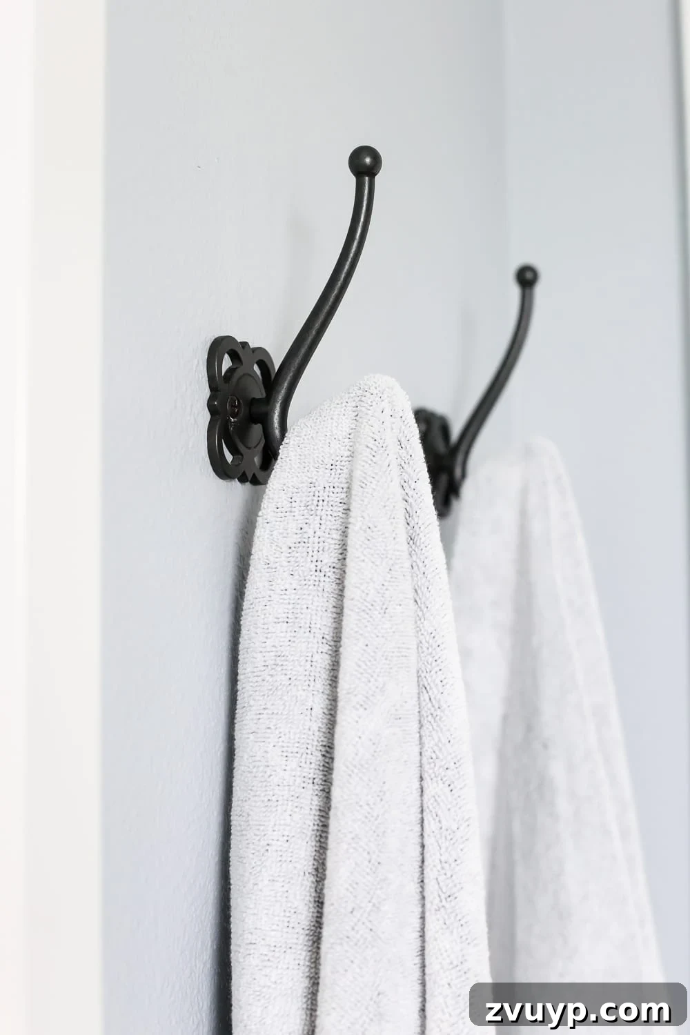 Stunning Bathroom Transformation Unveiled with Lowe's 29 Lowe's Spring Makeover Bathroom Reveal | blesserhouse.com - A team of 6 DIYers take on a bathroom makeover in 48 hours to transform a plain, builder grade space to give it character and modern farmhouse charm.
