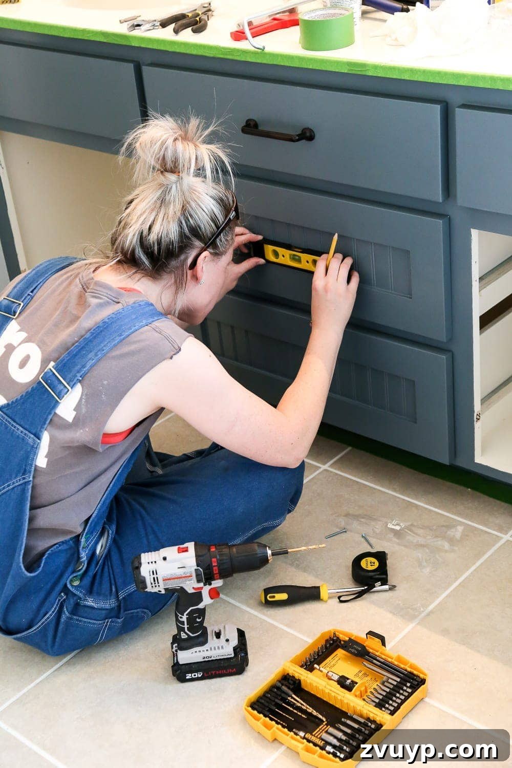 Stunning Bathroom Transformation Unveiled with Lowe's 8 Lowe's Spring Makeover Bathroom Reveal | blesserhouse.com - A team of 6 DIYers take on a bathroom makeover in 48 hours to transform a plain, builder grade space to give it character and modern farmhouse charm.