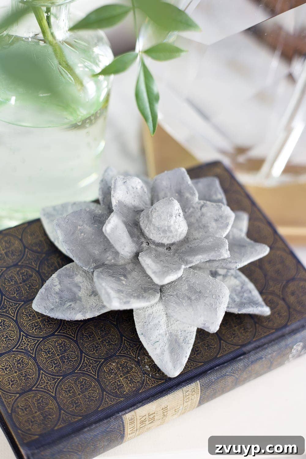 A quick and simple tutorial for how to make anything look like concrete with craft paint. #crafting #painting #thriftydecor 