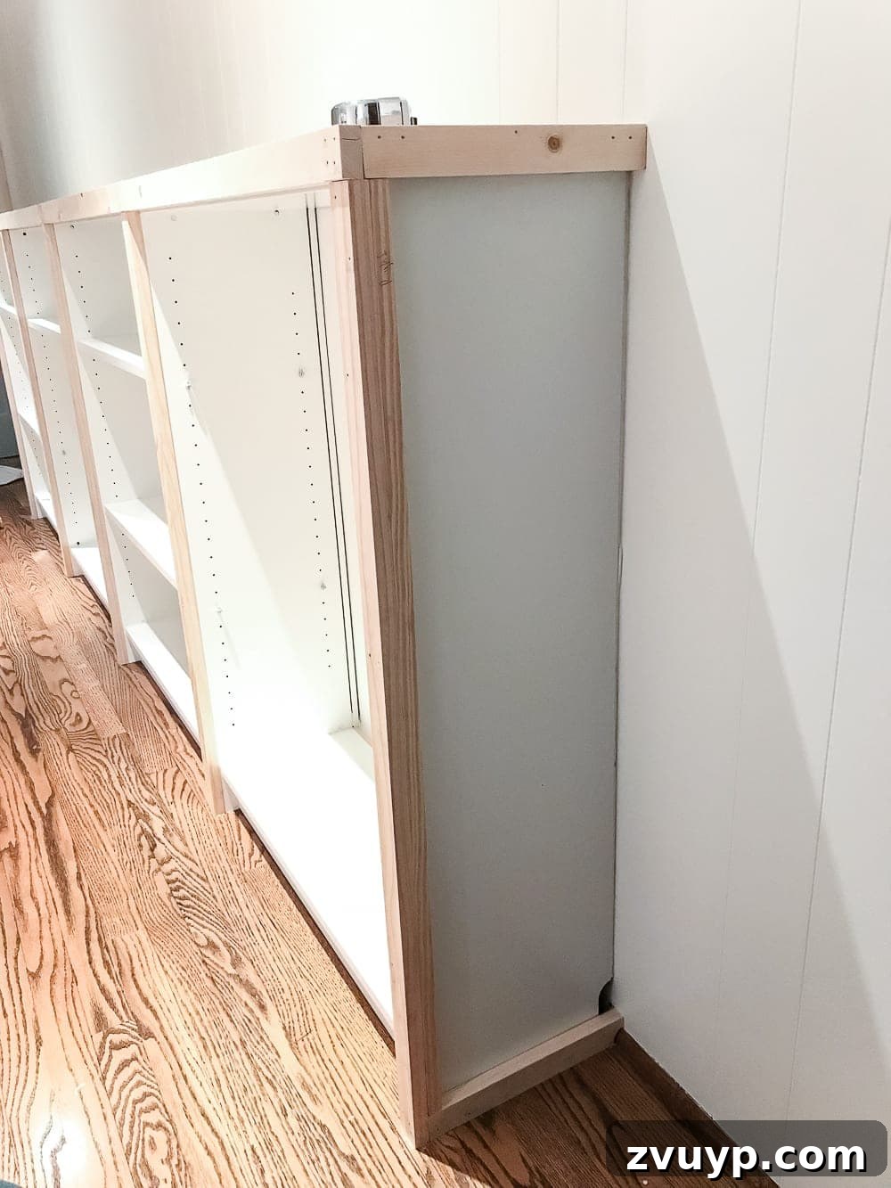 DIY Dream Playroom: Seamless Built-In Bookshelves 18 An easy to follow step-by-step tutorial showing how to build bookcase built-ins using IKEA Billy bookcases. #IKEAhack #homeimprovement #build #playroom