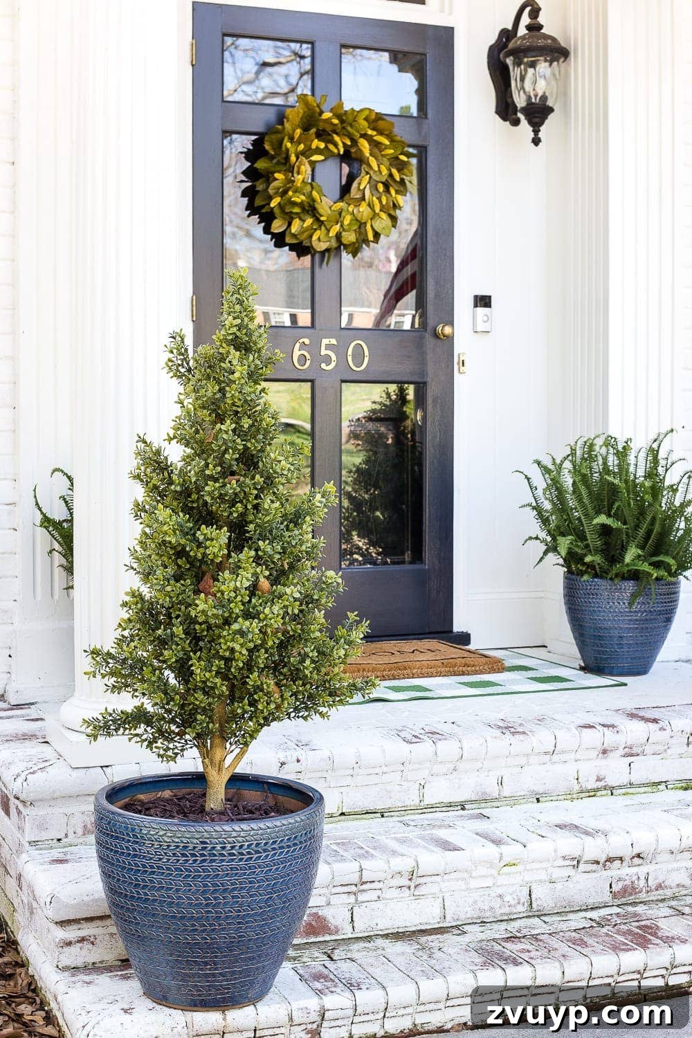 Small Stoop, Big Impact: 4 Easy Decorating Steps 7 4 easy steps to decorate a small porch stoop for spring to make any home more welcoming for guests. #springporch #smallporch #porchstoop