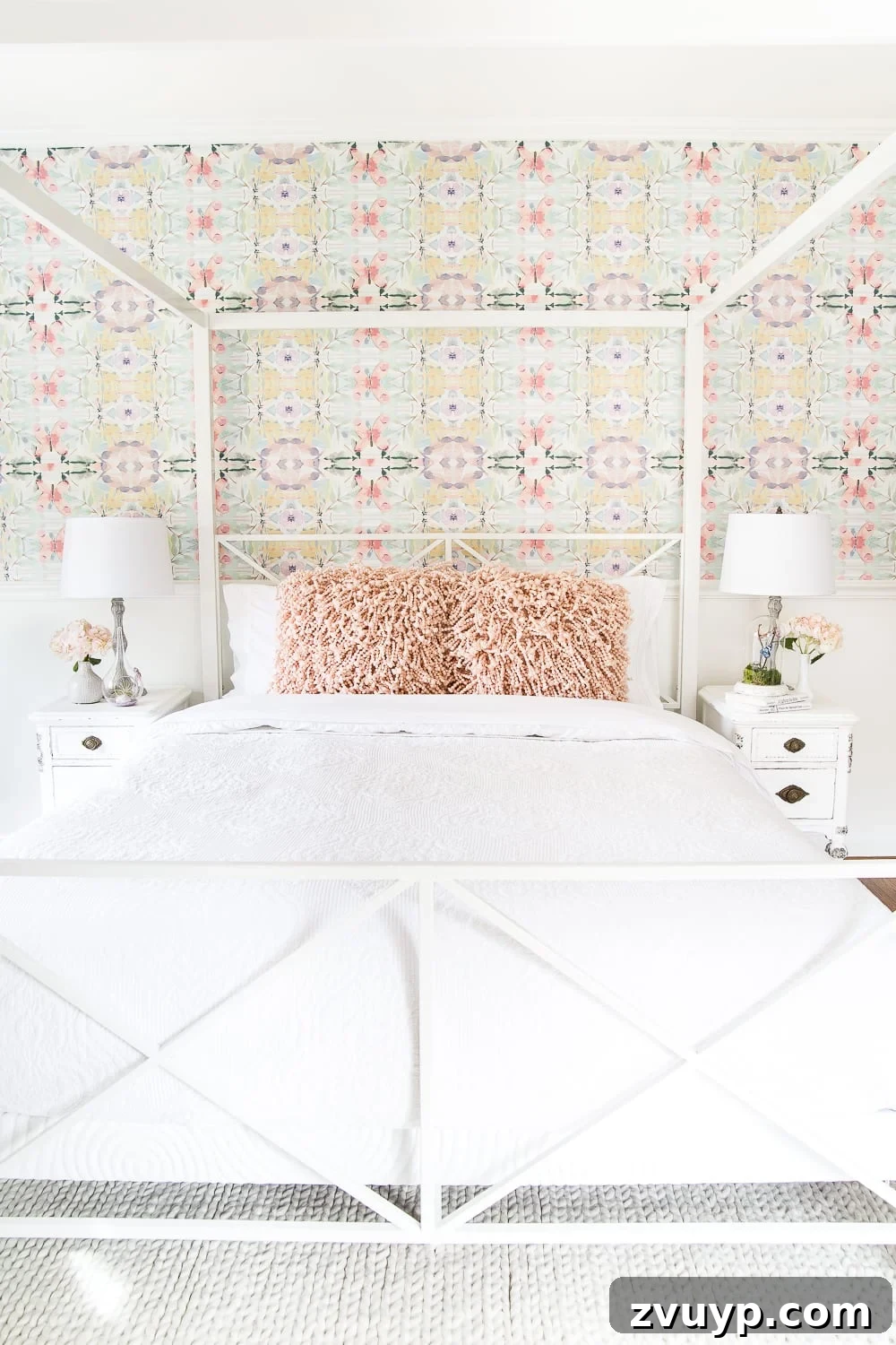 A thrifted table lamp gets a French Baroque designer inspired makeover using Annie Sloan Chalk Paint in Paris Grey, Pure White, clear wax, and dark wax. #thriftdecor #thrifted #thrifting #thriftmakeover #lamp #bedroom #girlbedroom #littlegirlbedroom #frenchdecor #femininedecor #designerknockoff #designerdecor 
