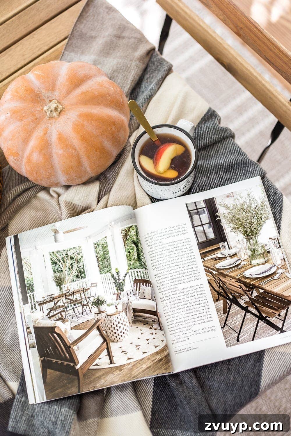 Southern Cottage Showcase 4 A modern take on the classic, breezy Southern cottage decorating style & why it's best to embrace your home's existing beauty without succumbing to trends.