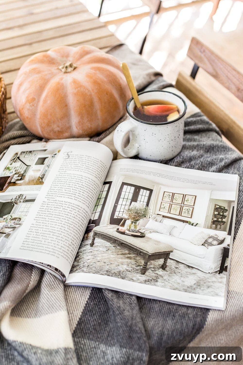 Southern Cottage Showcase 5 A modern take on the classic, breezy Southern cottage decorating style & why it's best to embrace your home's existing beauty without succumbing to trends.