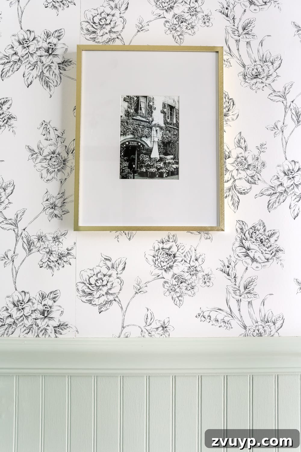 The Art of Affordable Bathroom Luxury 4 black and white photograph bathroom art featuring a flower market on flower wallpaper – a sophisticated choice