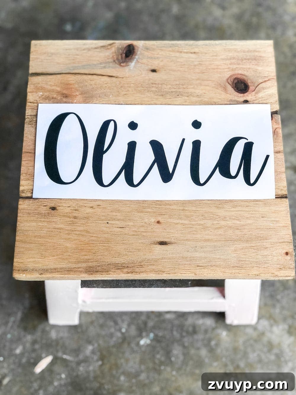 Your Custom Step Stool Creations 6 DIY Personalized Step Stools | blesserhouse.com - One easy trick to personalize any piece of wood to paint names and designs on signs and furniture inexpensively. #personalizedstepstool #diysign #diymonogram