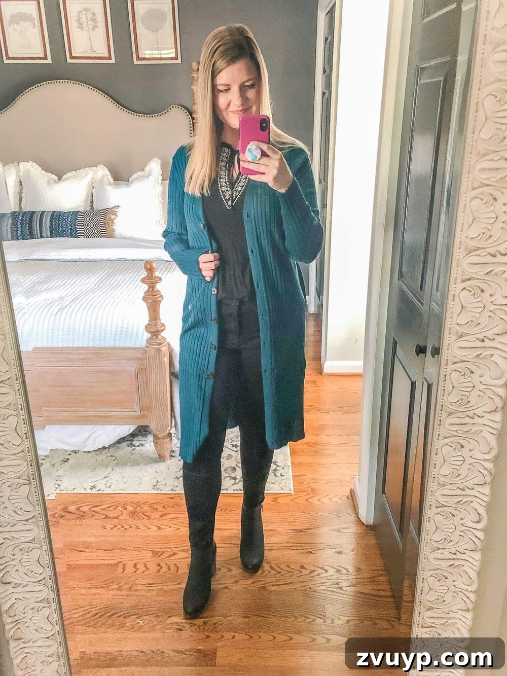 7 Stylish & Affordable Fall Outfits for a Flawless Fit 6 7 Inexpensive Tummy Hiding Mom Friendly Fall Outfits - all black outfit with pop of color cardigan
