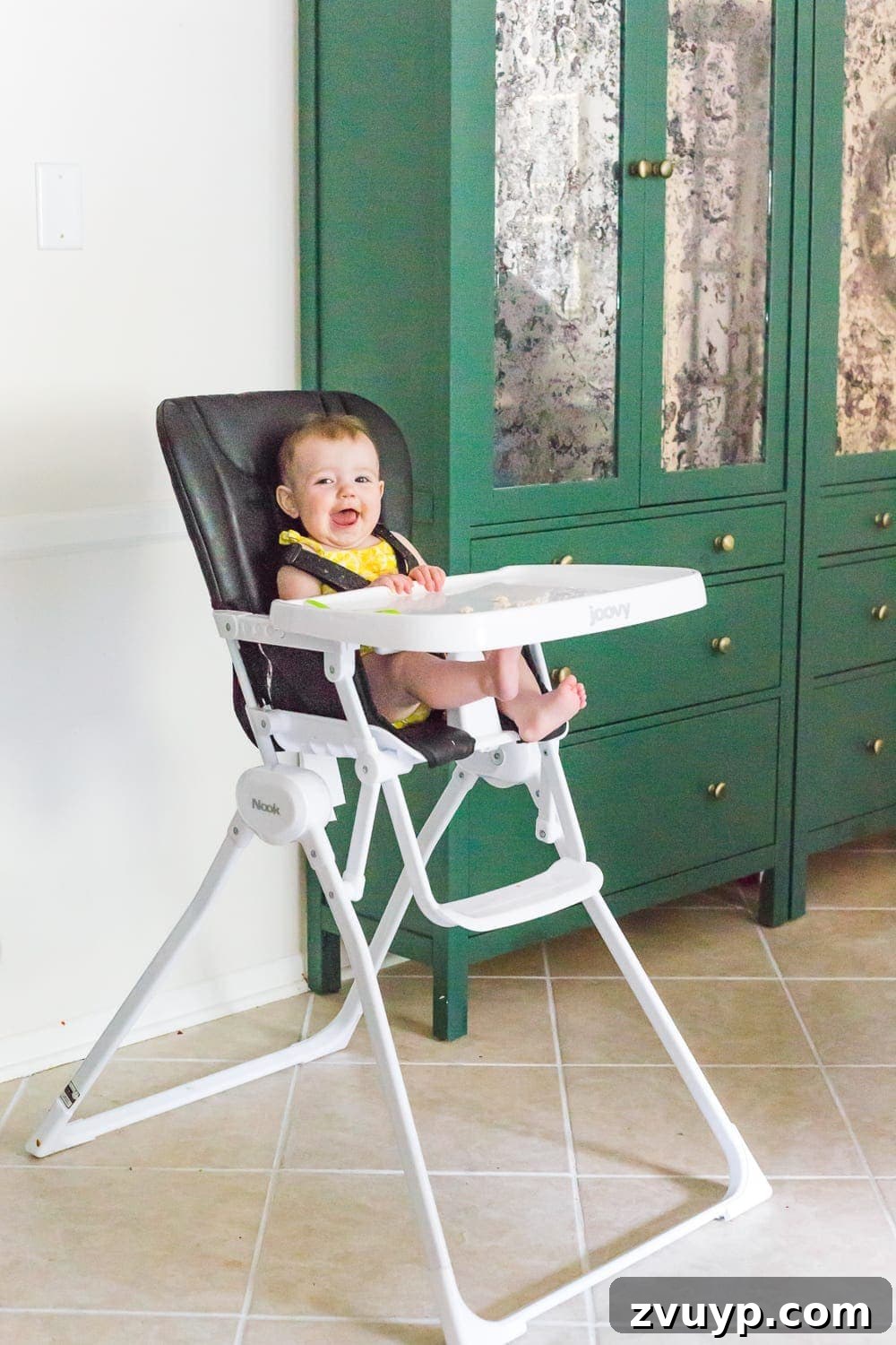 Minimalist Baby Essentials & Vintage Toy Treasures 3 A round-up shopping guide of the most highly rated streamlined modern baby gear and vintage-inspired STEAM toys to inspire sensory development.