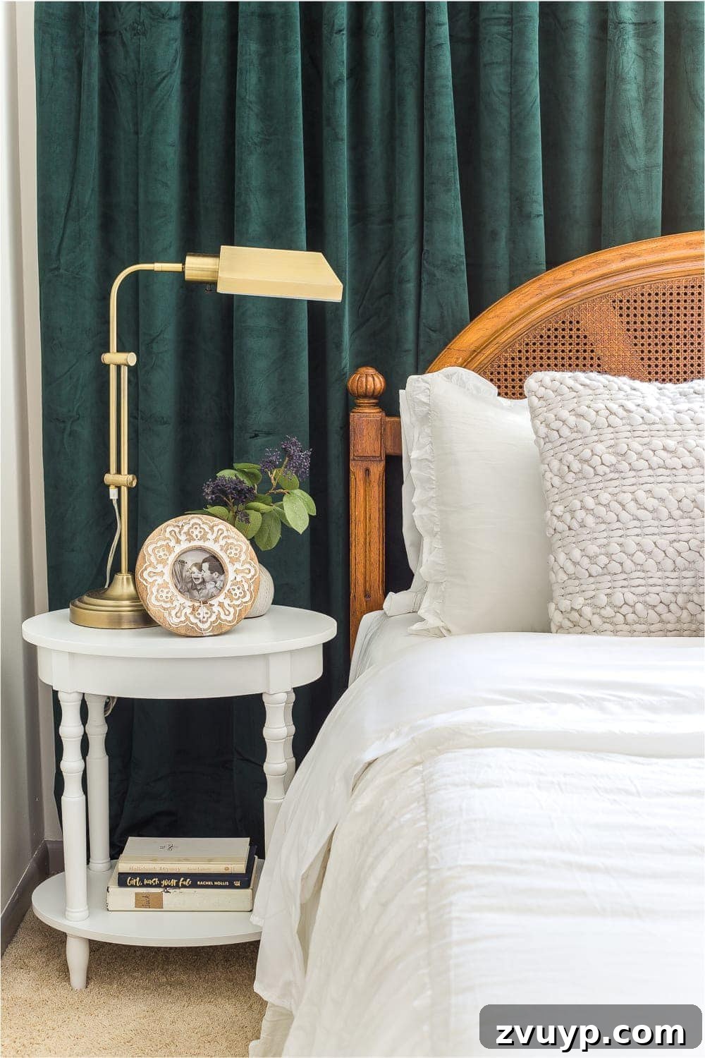 Vintage Chic Statements for the Guest Sanctuary 5 Vintage chic statement art in a guest bedroom