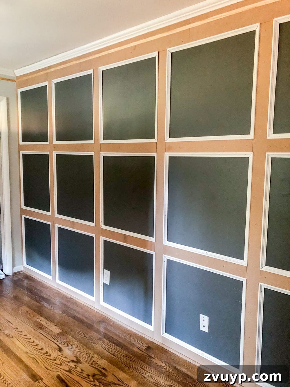 5 rules about primer and paint we wish we had known as beginner DIYers and how to create a paint finish on walls, doors, trim, and moldings that last. | Master Bedroom Refresh with Kilz®