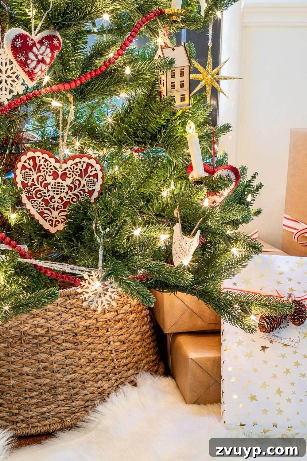 Weaving Past and Present: A Swedish Christmas Decor Story 16 Close-up of elegant Swedish Christmas ornaments, showcasing intricate designs and natural materials for a sophisticated and traditional holiday tree.