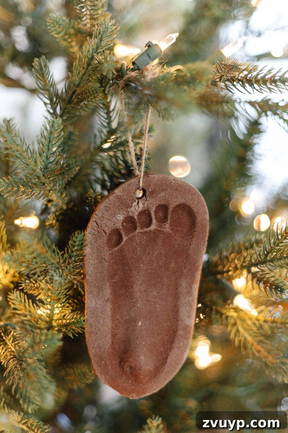Craft Your Own Cinnamon Salt Dough Decorations 2 DIY Cinnamon Salt Dough Ornaments | A step-by-step tutorial to make cinnamon salt dough ornaments that look just like gingerbread cookies, smell amazing, and last for years.