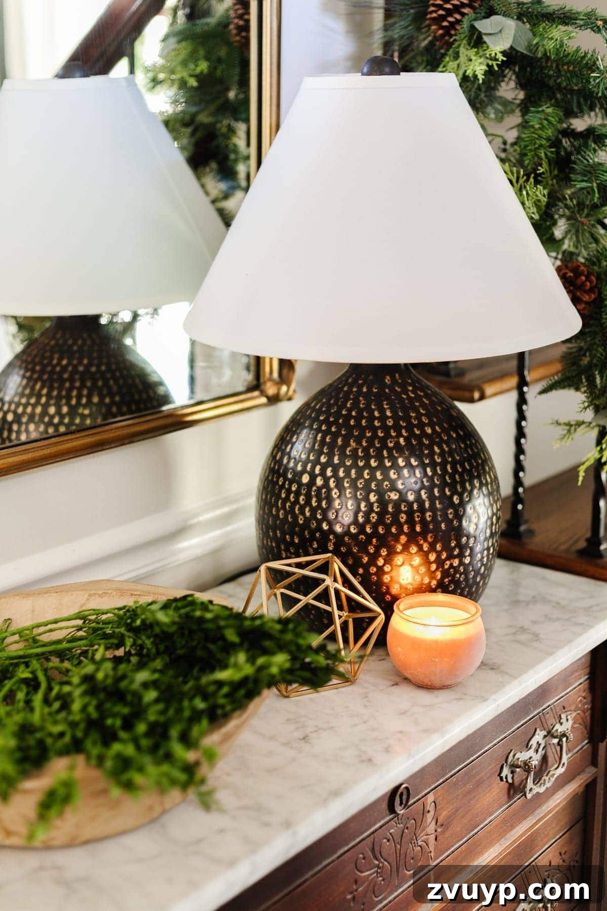 Festive Fusion: Our Modern Traditional Christmas Home 5 Minimal Christmas Foyer Decor