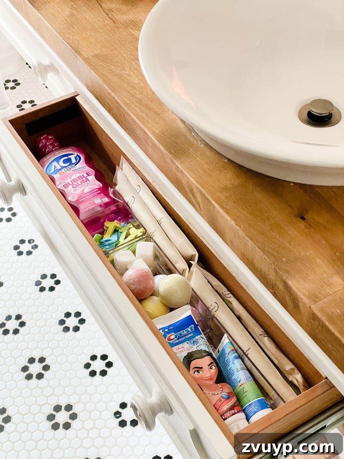 The Ultimate Kids Bathroom Organization Guide 4 A complete tour of kids' bathroom organization ideas + all of the best organizers to make every bathroom tidy.