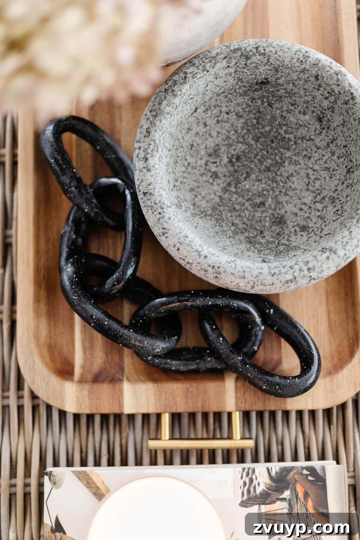 Sculpt Your Own Stylish Clay Chains 4 Close-up of a handmade air dry clay decorative chain with a stone-like finish