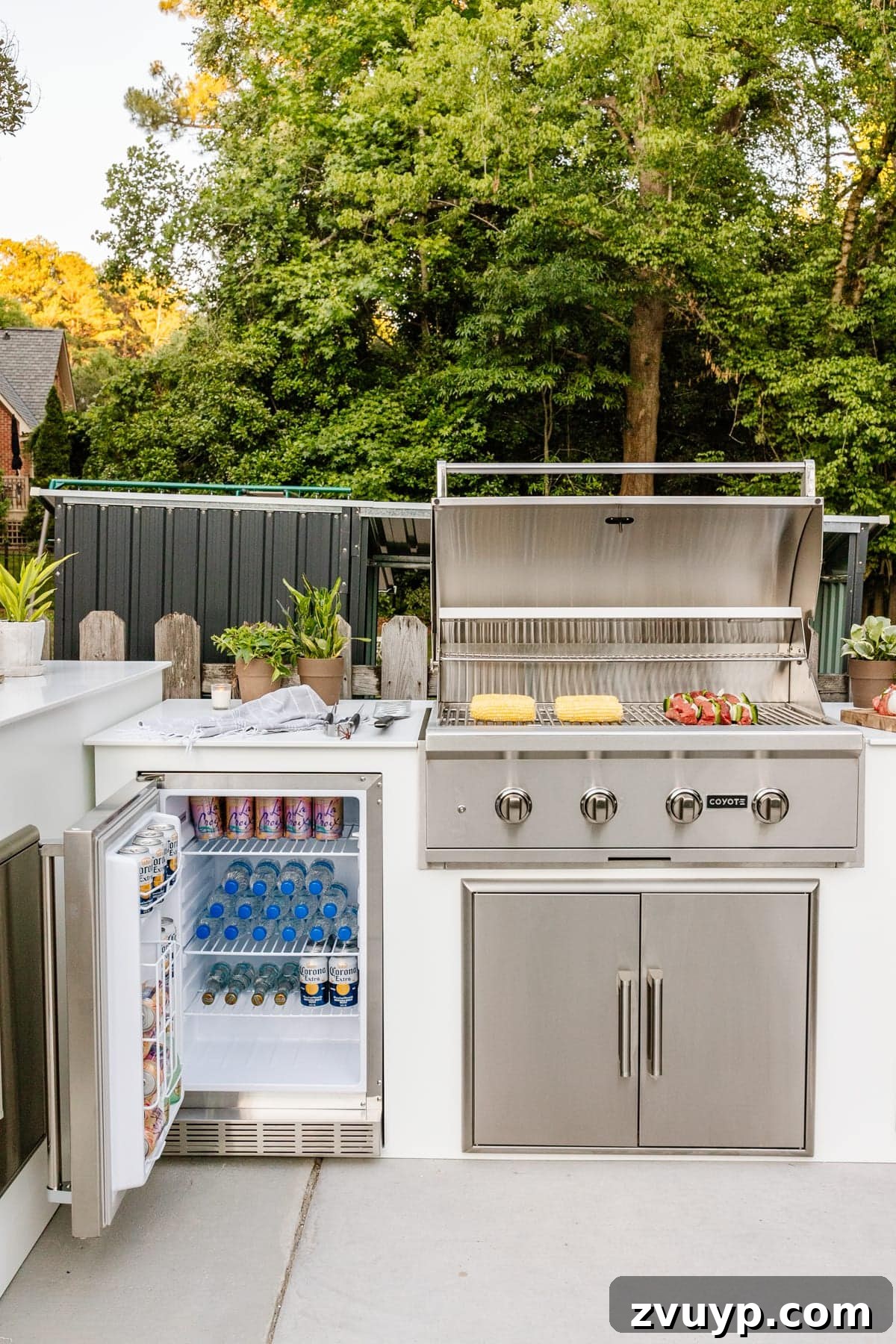 Effortless DIY Outdoor Kitchen Kit Build: Essential Tips 17 The outdoor refrigerator integrated into the modular outdoor kitchen, a true lifesaver on hot summer days.