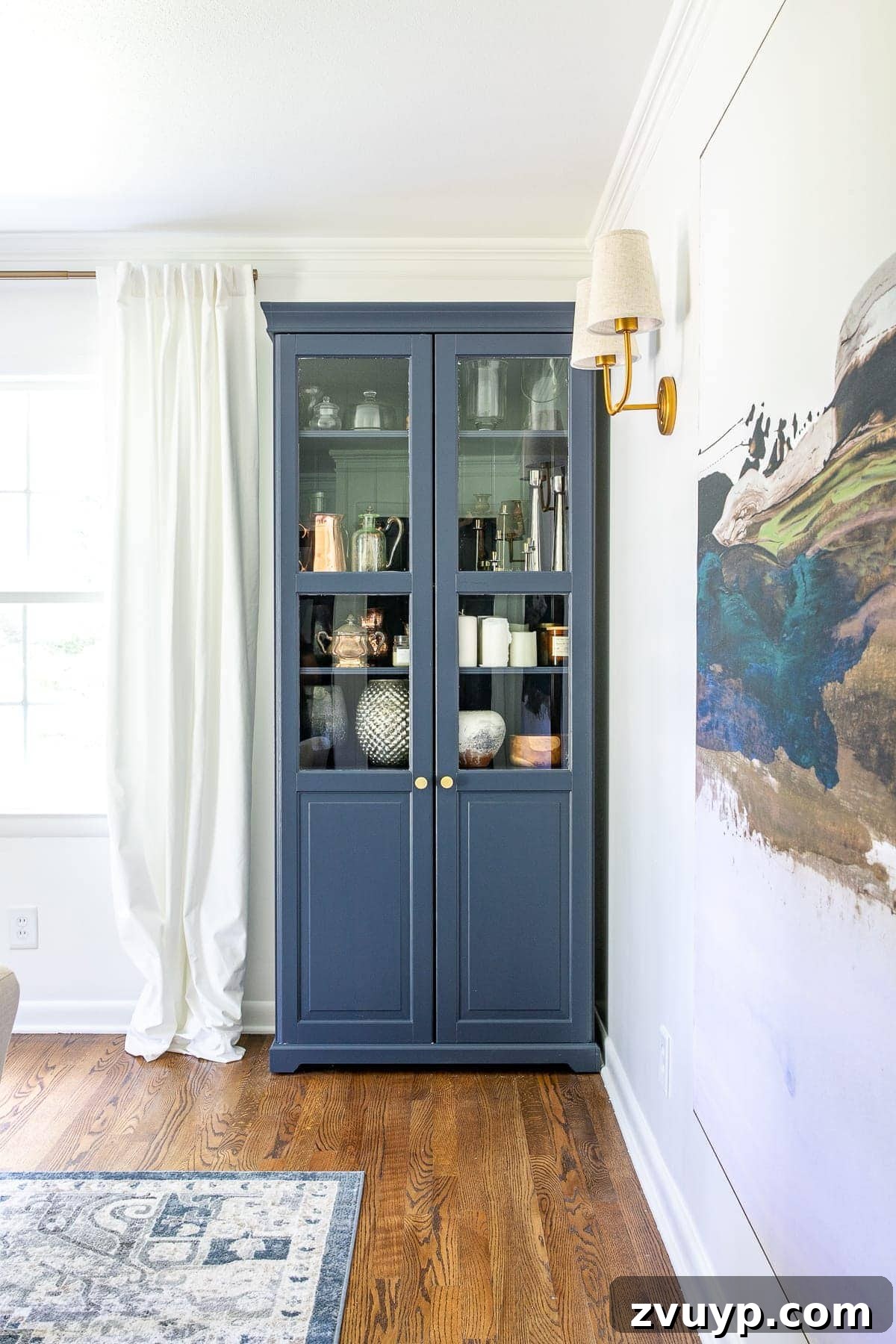 Designer Approved Shades of Navy Blue 5 Benjamin Moore Hale Navy - navy blue cabinet color in home office