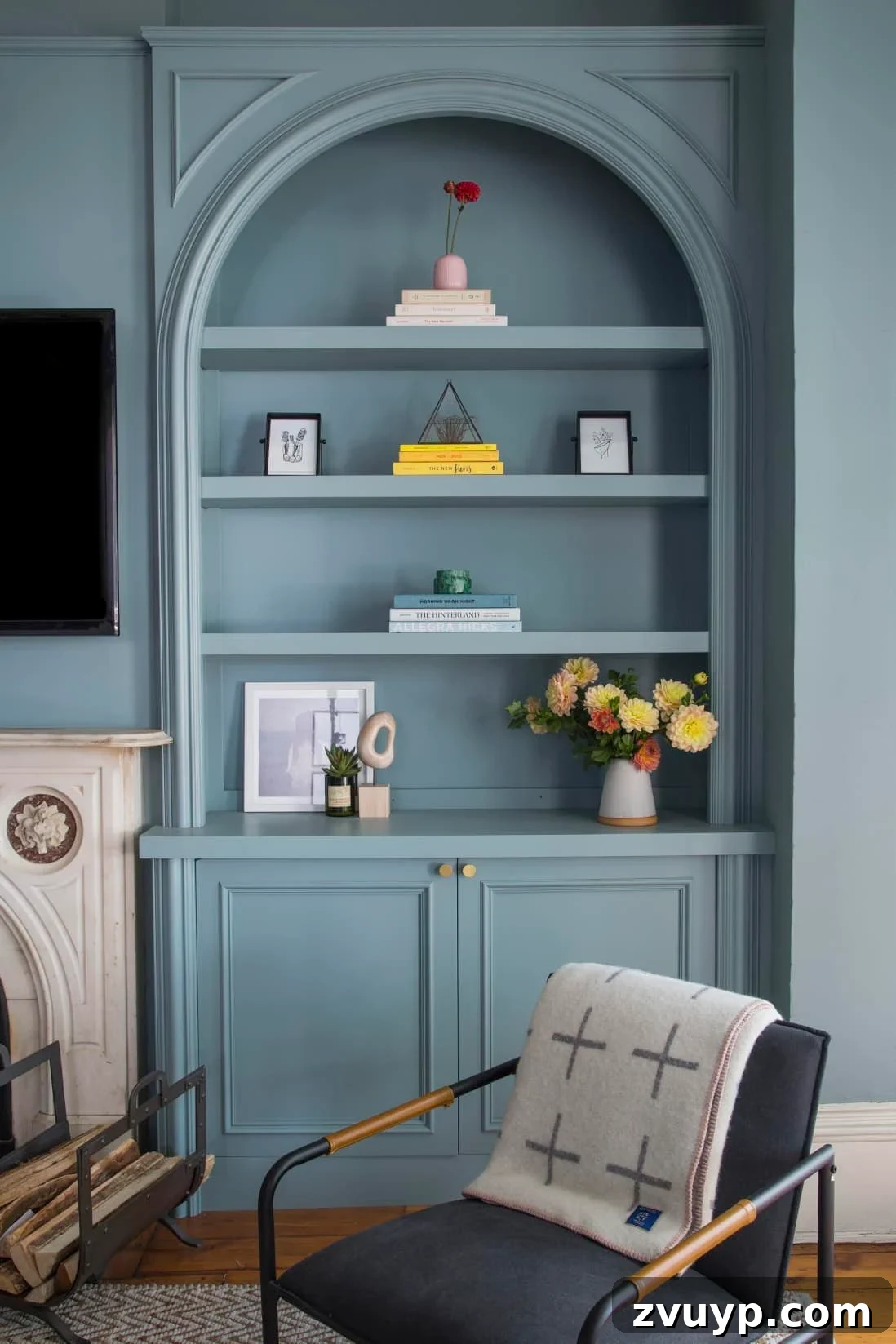 Blue-Grey Hues for a Tranquil Home Oasis 11 Farrow & Ball Oval Room Blue - a refined historic blue grey paint color