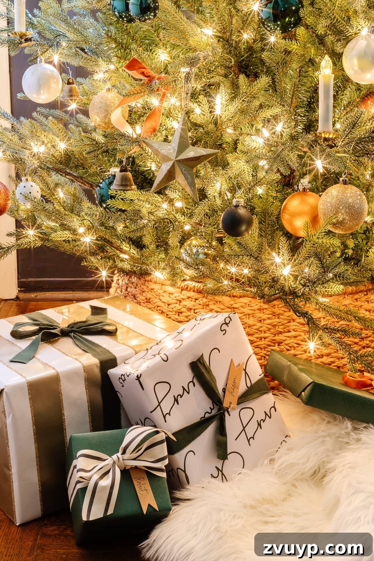 2021 Holiday Home Tour Classic Christmas Decor 37 orange and green Christmas decor ideas