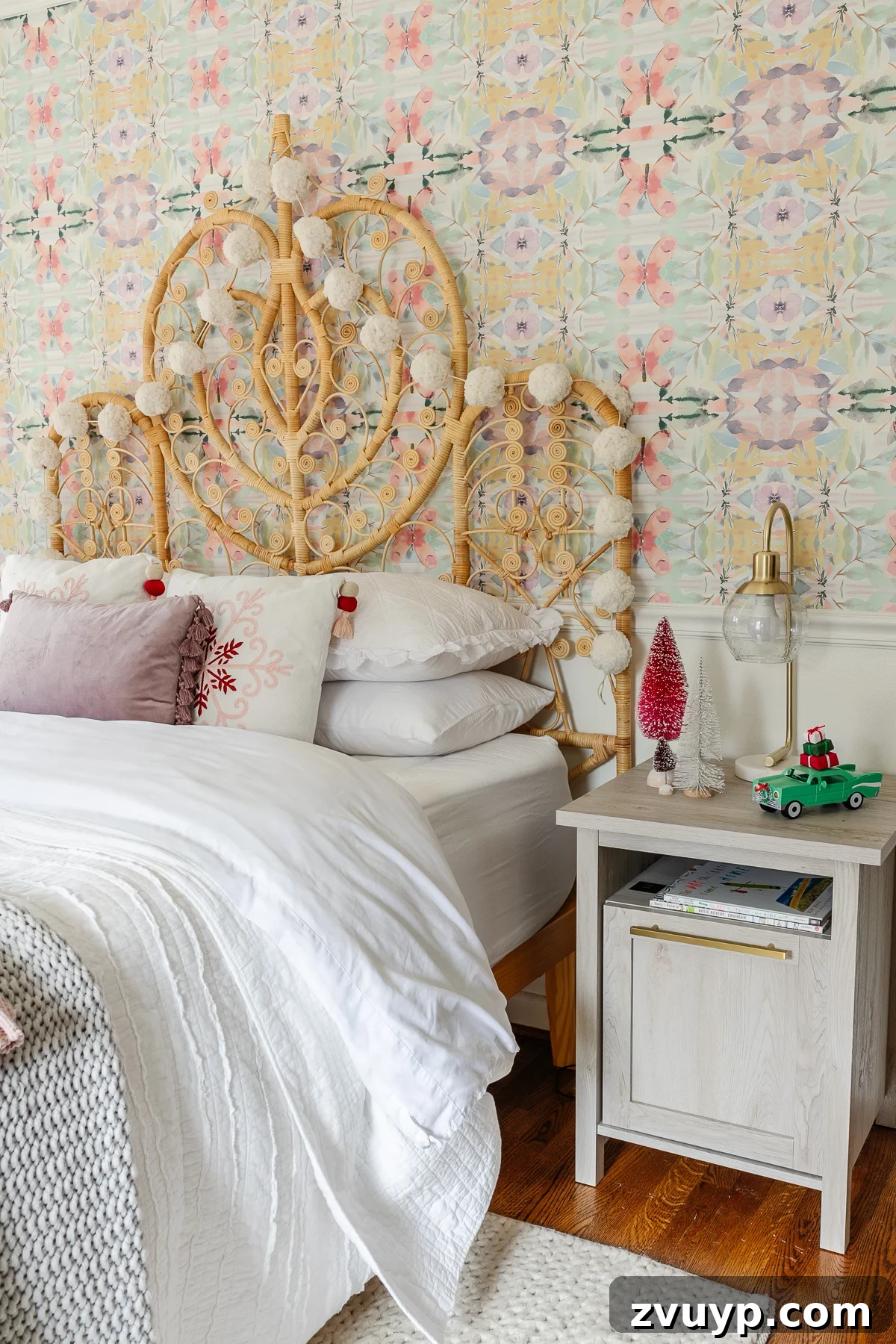 Simple Festive Touches for a Winter Cozy Bedroom 13 Christmas bedroom decor on a nightstand