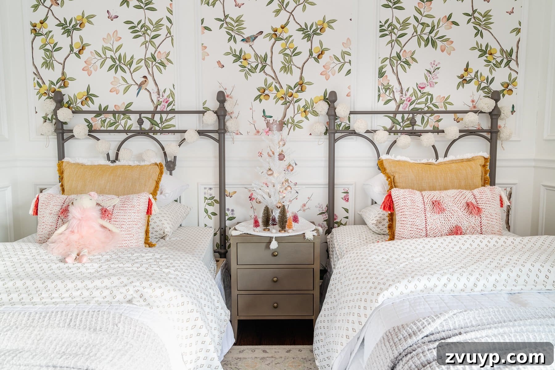 Simple Festive Touches for a Winter Cozy Bedroom 28 Colorful Christmas bedroom decor in a toddler room
