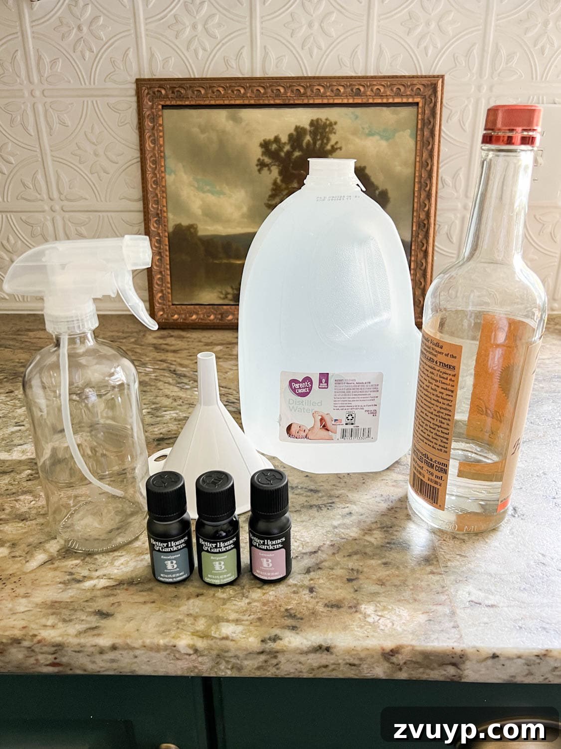 16 Natural Secrets for an Exquisitely Scented Home 12 natural ingredients to make DIY linen spray with essential oils