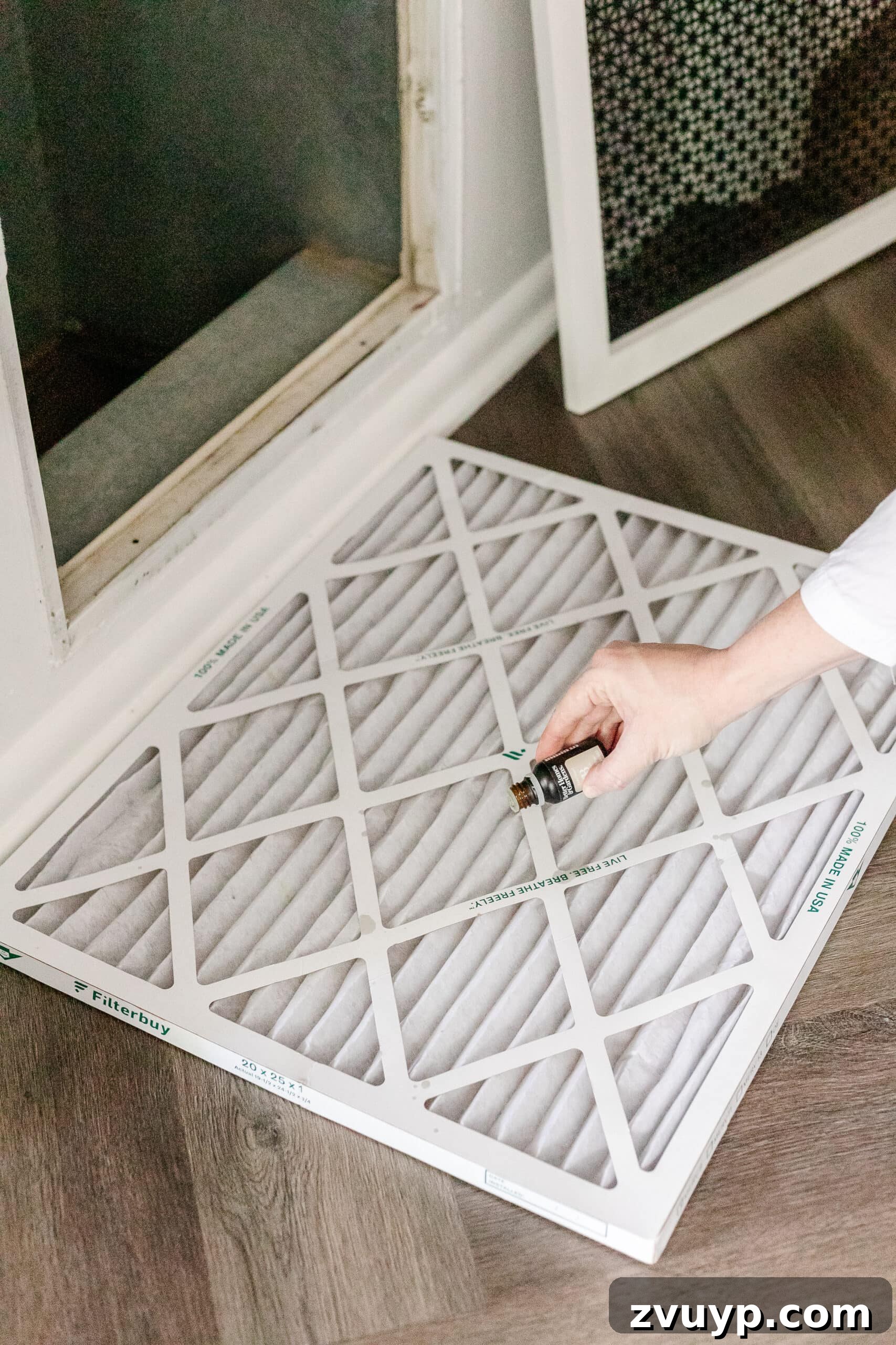 16 Natural Secrets for an Exquisitely Scented Home 10 adding essential oils to an air filter to make a house smell good