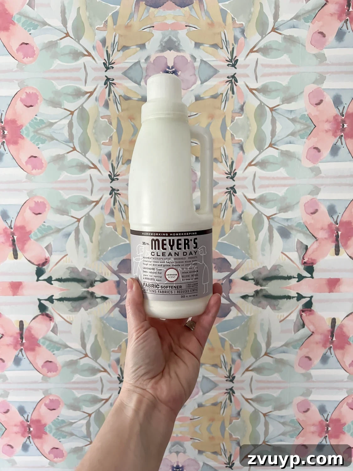 Mastering Wallpaper Removal: 3 Tried and True Methods 15 Preparing DIY fabric softener wallpaper stripper solution for use