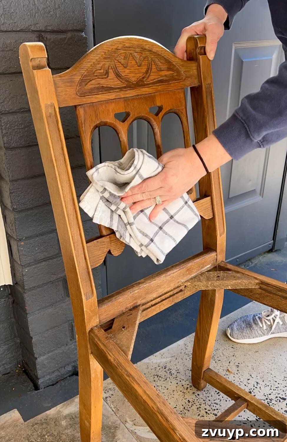 Skip the Stripper: Wood Furniture Makeover for Your Desk Chair 7 wiping on restor-a-finish to restore wood furniture without stripping