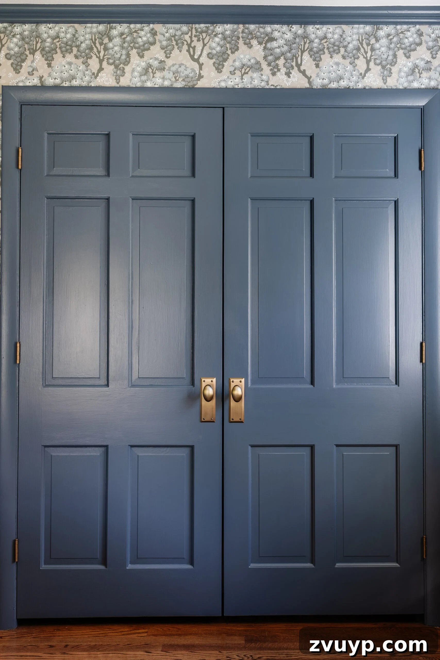 Quick Hinge Color Makeover 7 complete door update using Rub n Buff for hinge color change