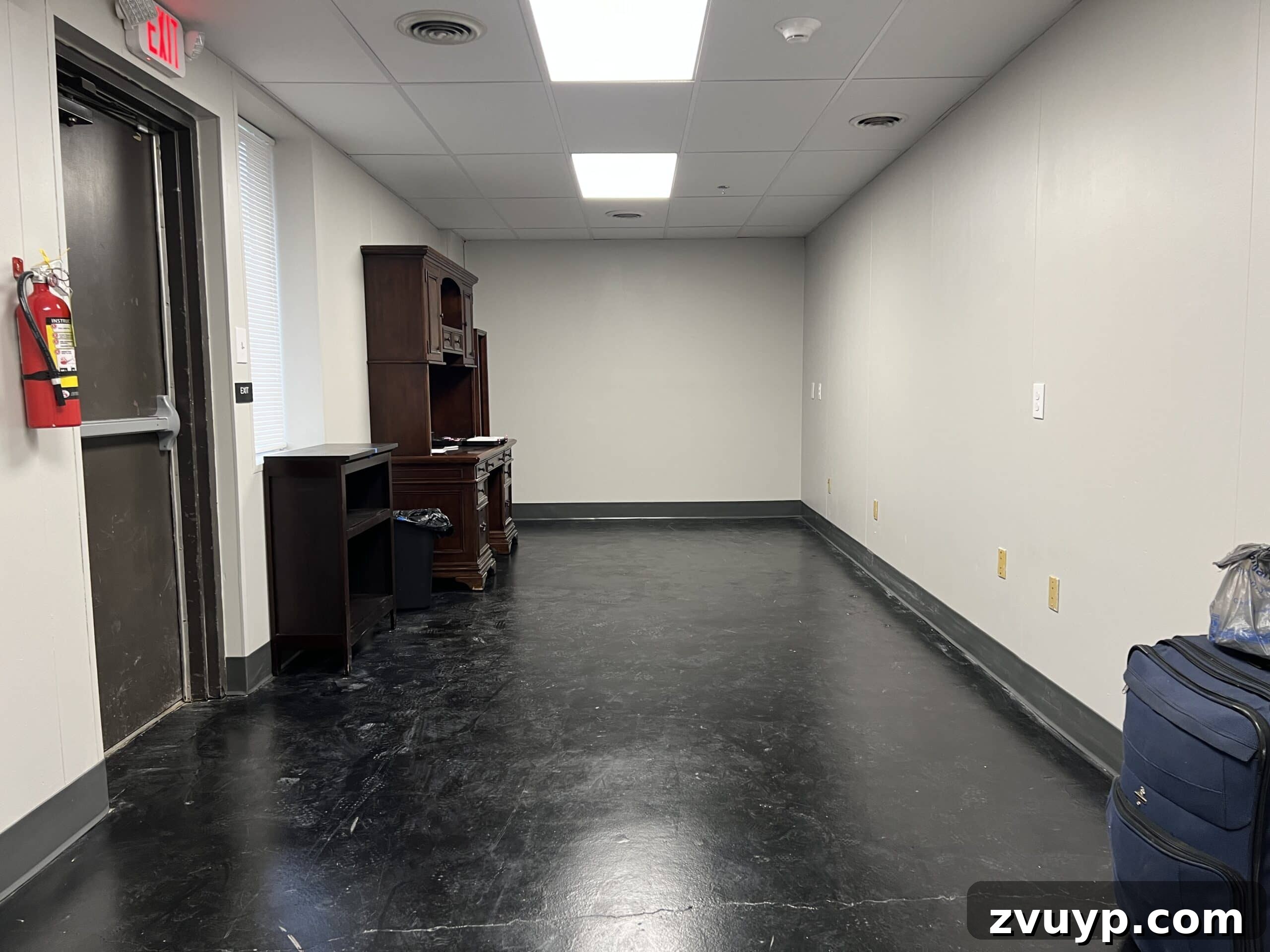 Transform Your Office: Cozy Conference Room Design Ideas 3 conference room before