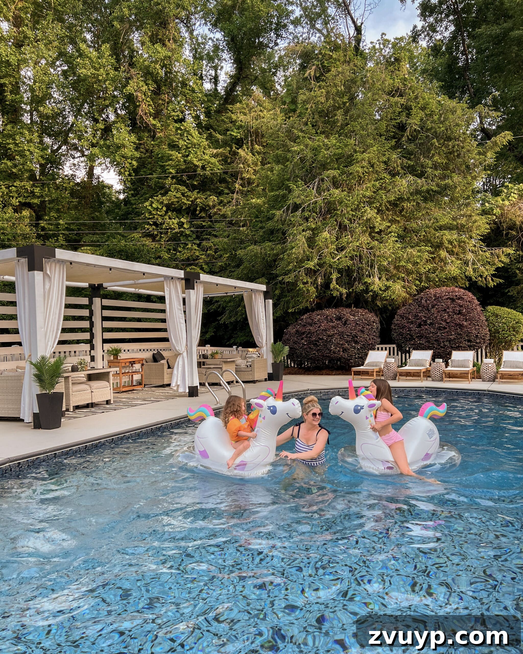 Dive Into Fun: Your Essential Guide to Epic Swim Parties and Backyard Bashes 5 unicorn pool floats