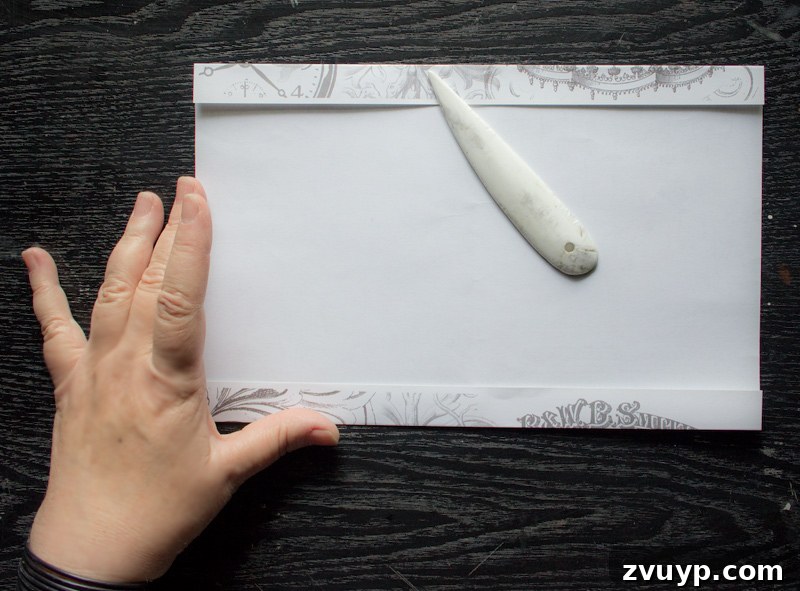 Folding paper - Paper with folds on both long edges