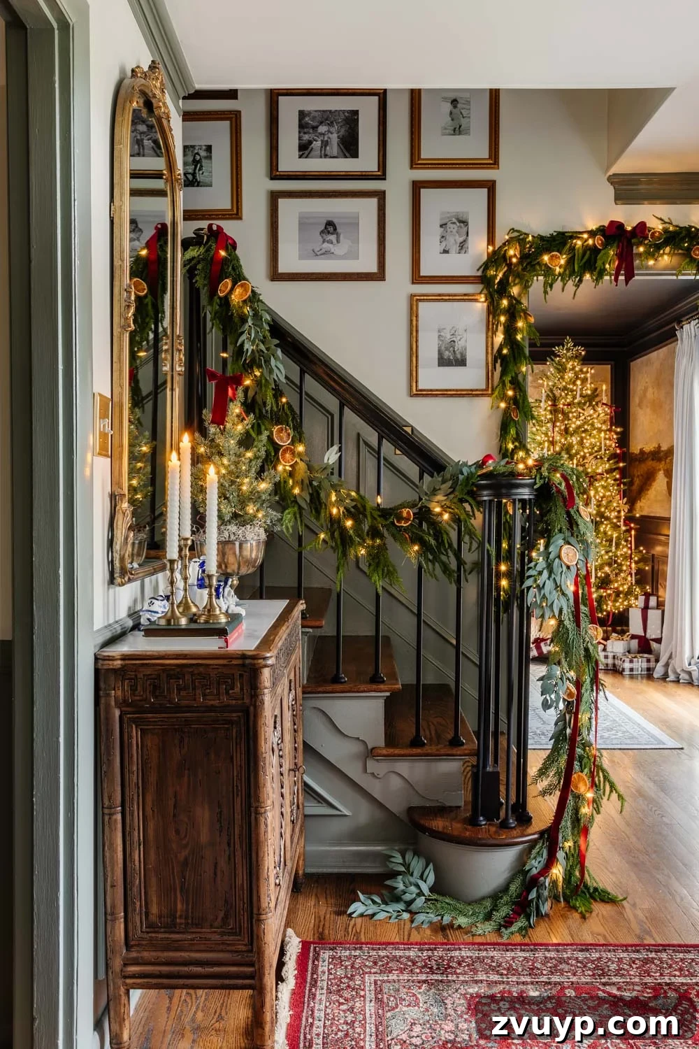 Old-World Christmas Entryway Charm 3 Colonial Christmas decor in an entryway