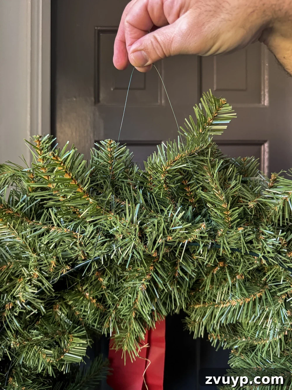 Simple Outdoor Christmas Decorations: No Ladder Necessary 3 Step-by-step instructions for how to hang outdoor Christmas wreaths on windows without a ladder