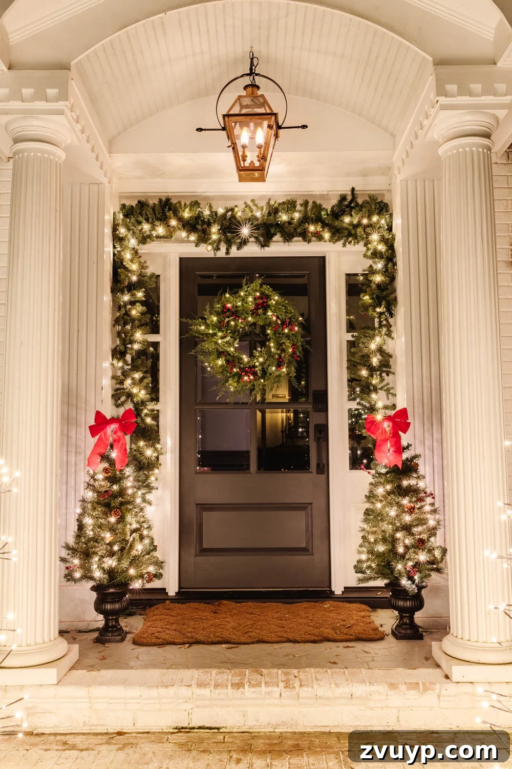 Enchanted Yuletide Candlelight Stroll 2025 2 Cozy Christmas lawn ideas and yard decor