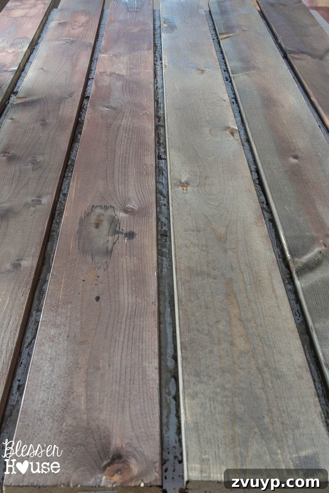 Simple Vinegar and Steel Wool Wood Stain Recipe 13 Natural wood stain using tea, vinegar, and steel wool to create a beautiful aged effect. This DIY method is inexpensive and chemical-free.