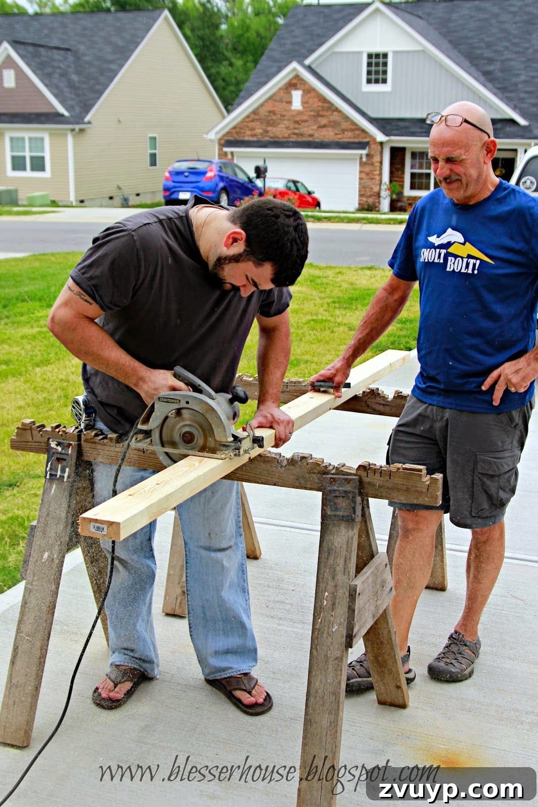 Cutting wood with circular saw