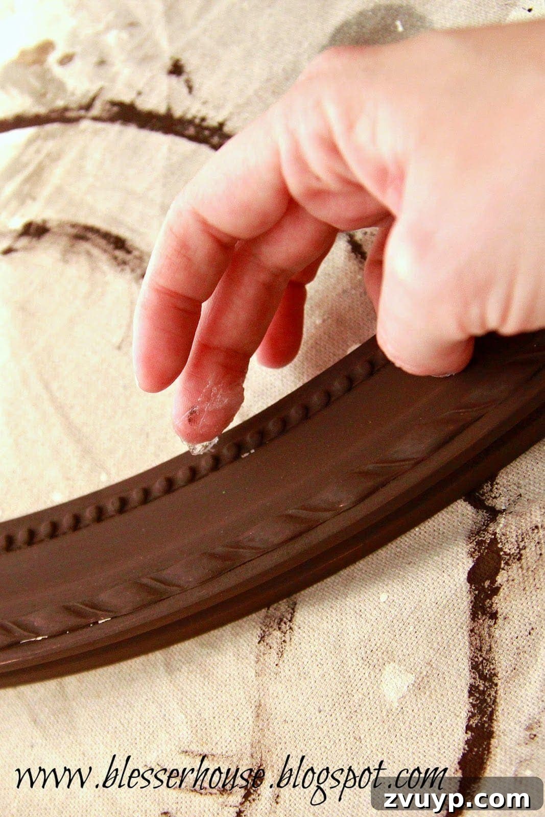 The Simple Trick to Distressing 4 Thrifted Frames 7 distressed frames vaseline detail
