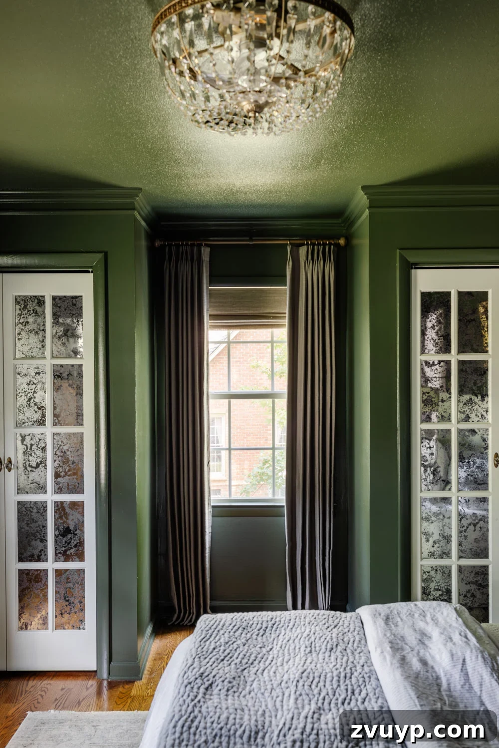 Make 8-Foot Ceilings Look Taller: 13 Designer Tricks 3 how to make 8 foot low ceiling look higher